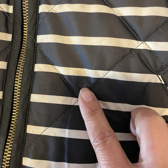 GAP Quilted Winter Vest Coat Womens Size S Black White Striped Zip Lined Pocket - Picture 10 of 10